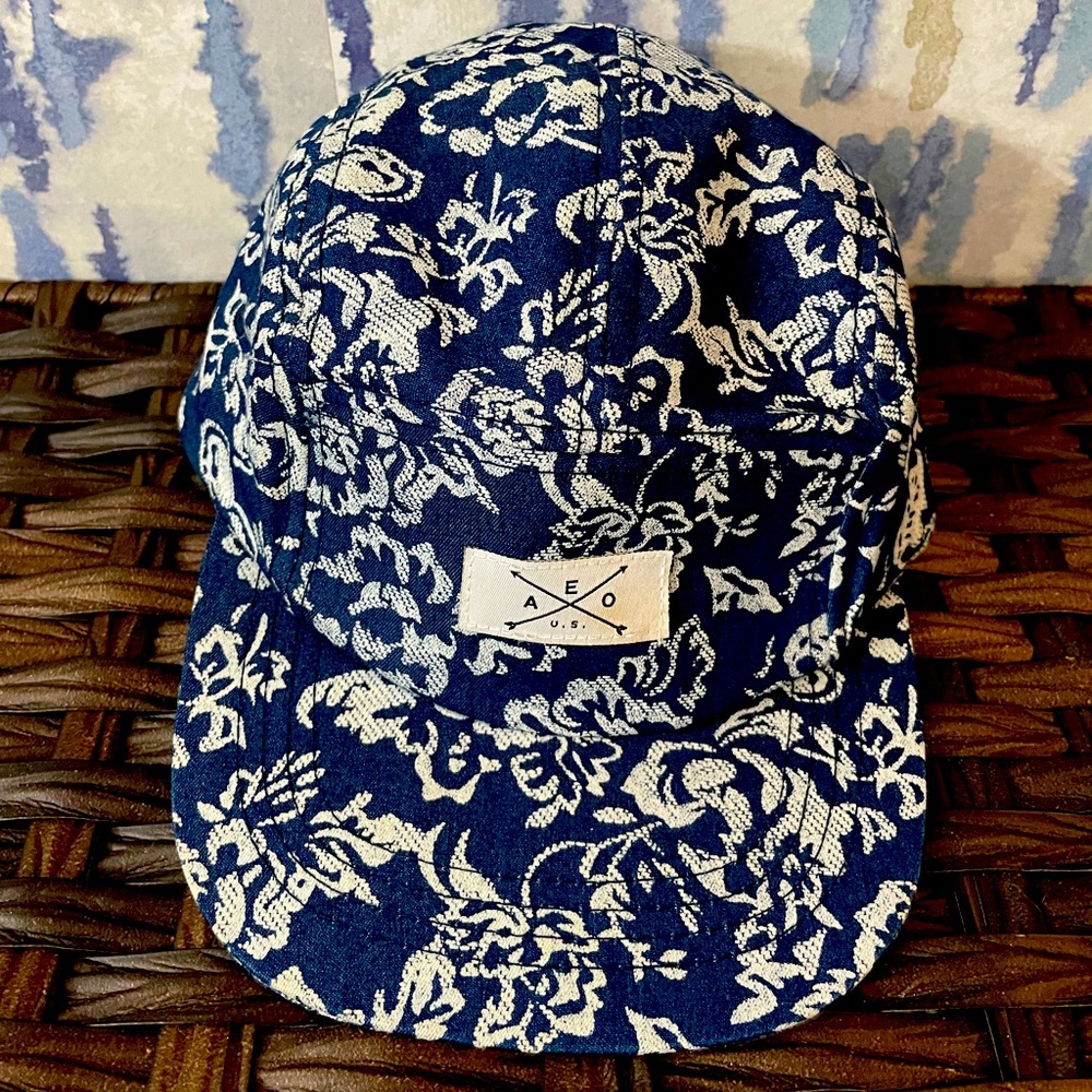 American Eagle adjustable hat. Blue/White
